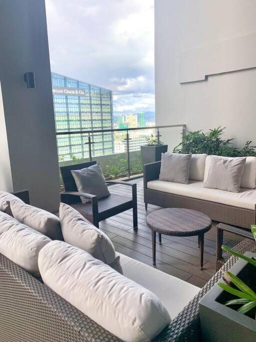 Cosy Executive 1 Bedroom Uptown Parksuites Ultra Fast Internet Manila Exterior foto